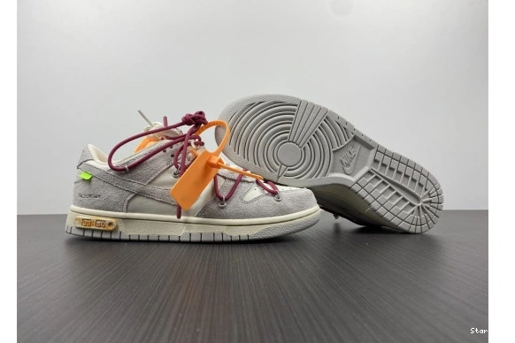 Lot DJ0950-114 35 Dunk Nike O-W Low 1107